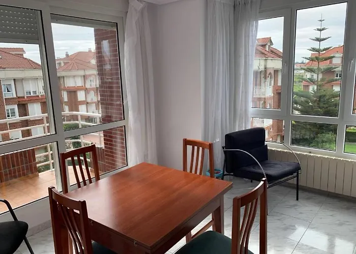 Noja Helgueras A Pie De Playa